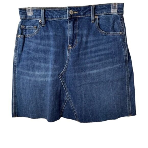 Old Navy Women’s Raw Hem 5 Pocket Denim Mini Skirt Size 2 - Picture 1 of 8